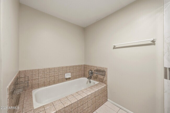 Building Photo - 7950 E Starlight Way