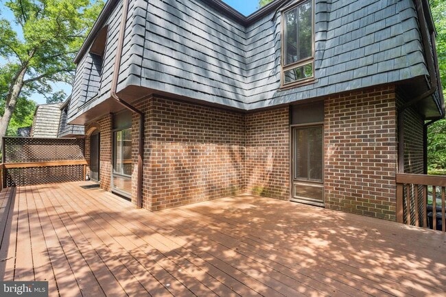 Building Photo - 8080 Inverness Ridge Rd