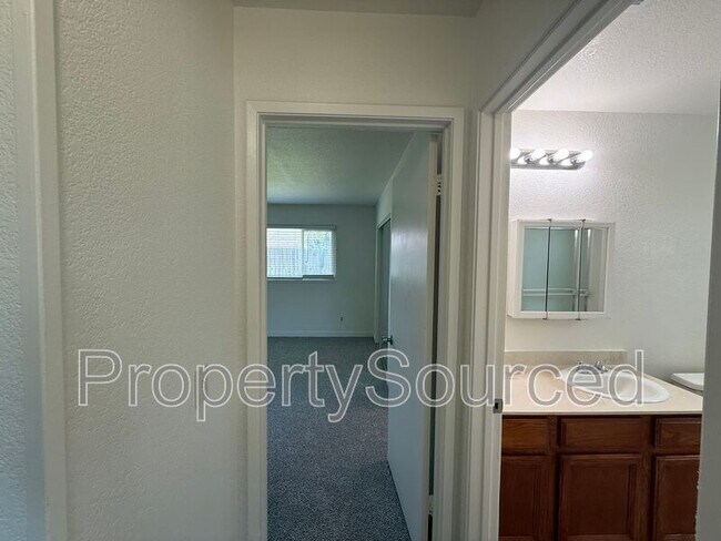 Building Photo - 1462 Snyder St