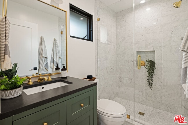 Building Photo - 2613 5th St