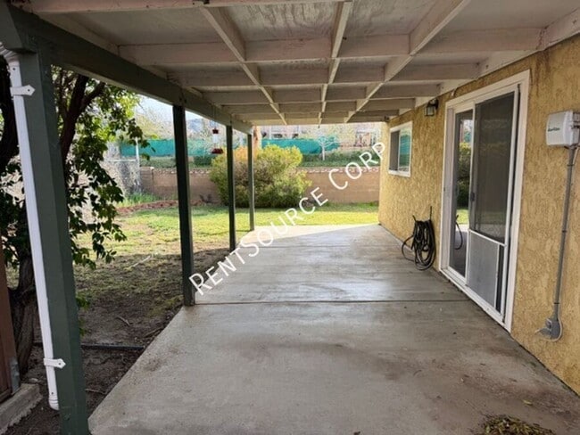 Building Photo - 42000 Blueflax Ave