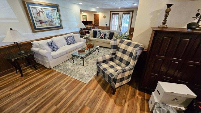 Building Photo - $1,750 - 2 Bedroom 1 Bathroom Gorgeous Fur...