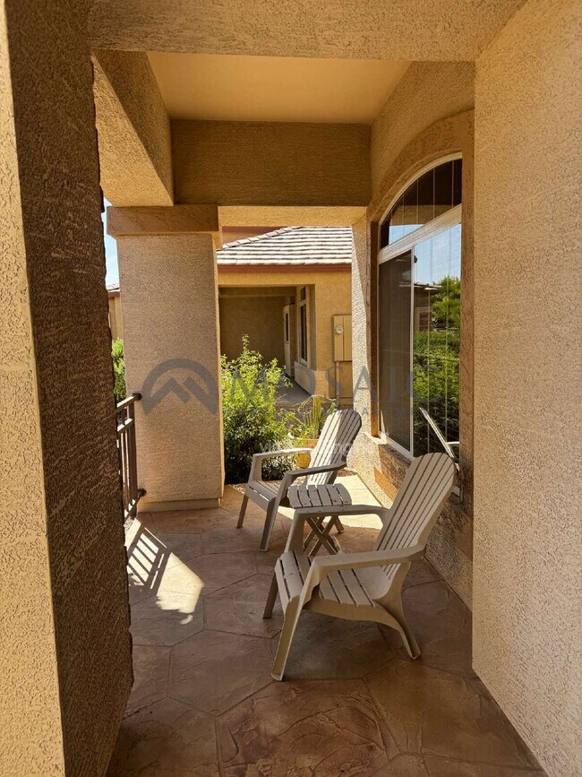 Building Photo - 3356 E Mayberry Ave