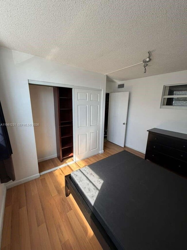 Building Photo - 1465 NE 123rd St