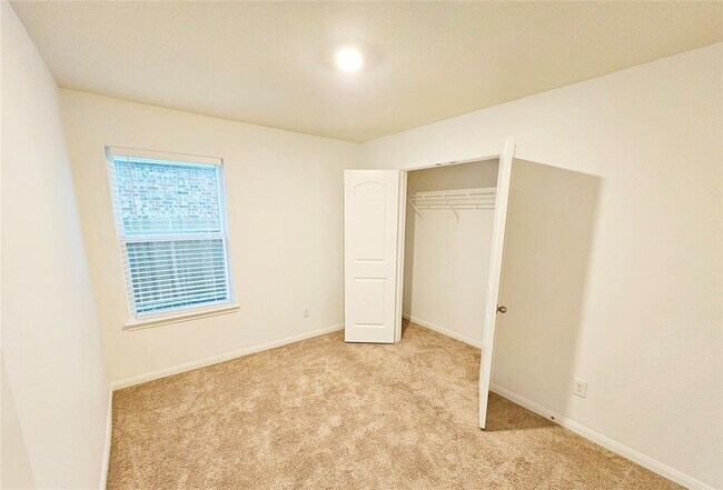 Building Photo - 340 Barrel Cactus Dr