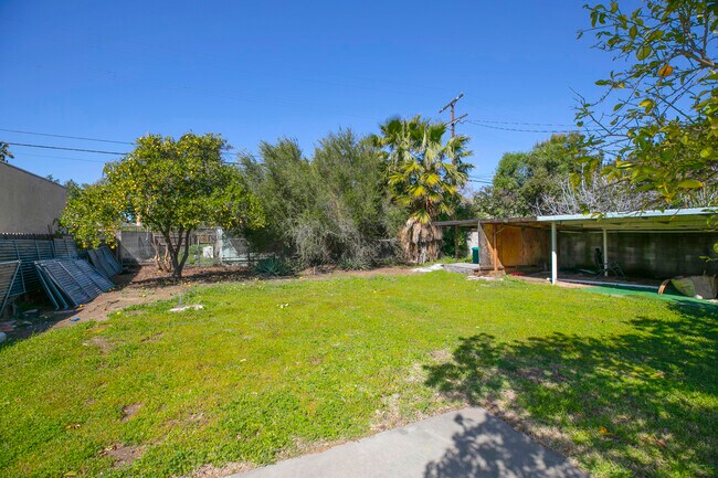 Building Photo - 10955 Burnet Ave