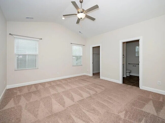 Building Photo - Lease OR Lease to Own