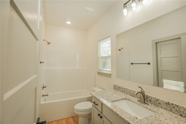 Building Photo - 655 N Genevieve Ave