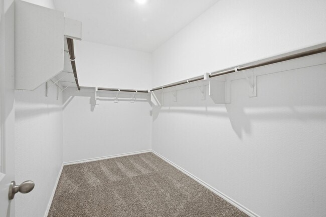 Building Photo - 1328 Broaddus Rd