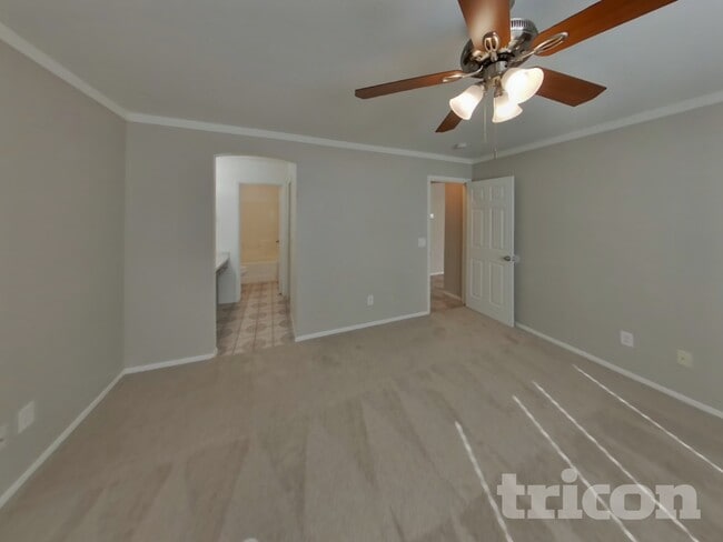 Building Photo - 8605 West Campbell Ave