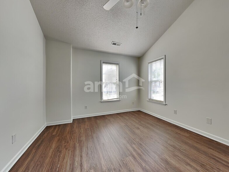 Building Photo - 5805 Brookshadow Dr