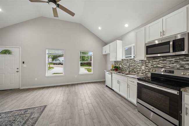 Building Photo - 396 Westchase St