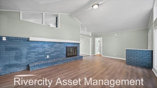 Building Photo - East Memphis Beauty!!!! Section 8 Welcomed !!!