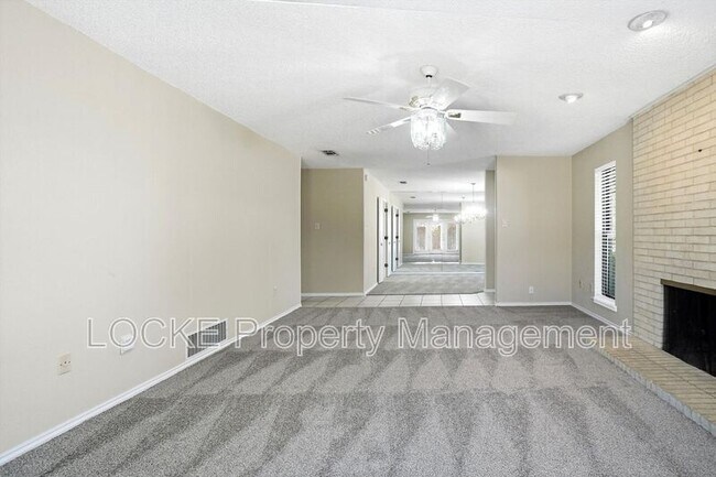Building Photo - 4917 Ledgestone Dr