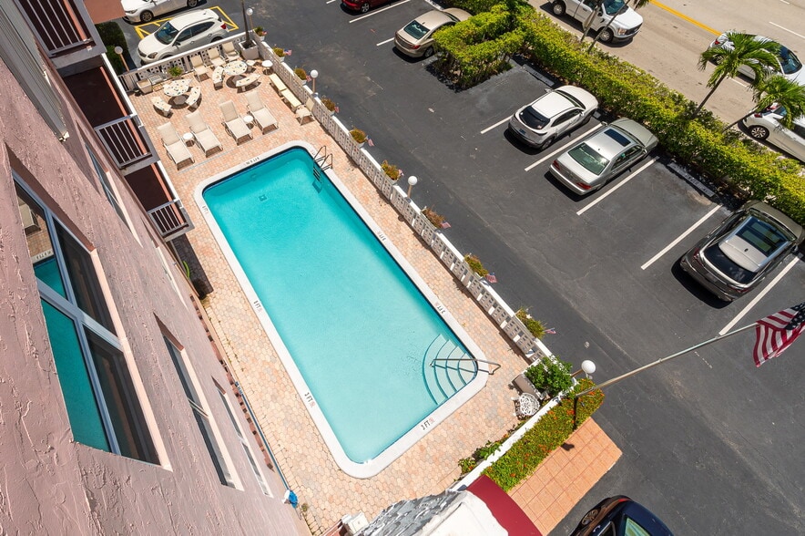 Building Photo - 3201 NE 14th Street Causeway