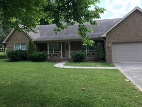 Building Photo - Maryville, 4 bedroom home with fireplace