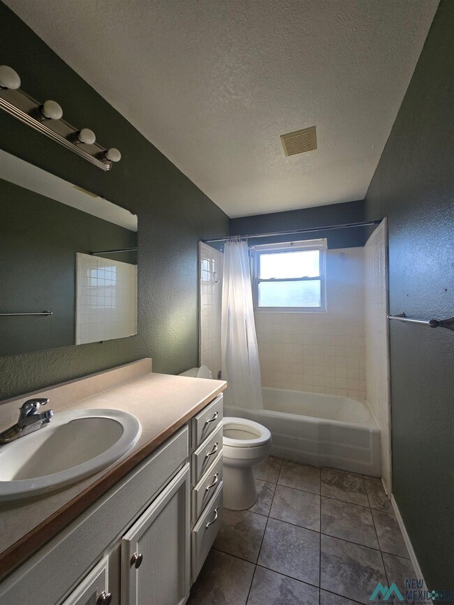 Building Photo - 2821 Duckworth Ave