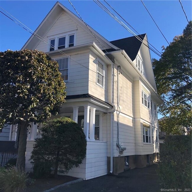 Primary Photo - 33 Circular Ave