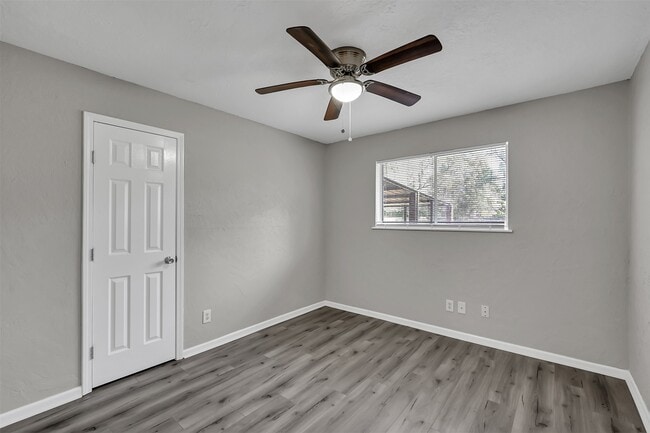 Building Photo - 29806 Lazy Ln