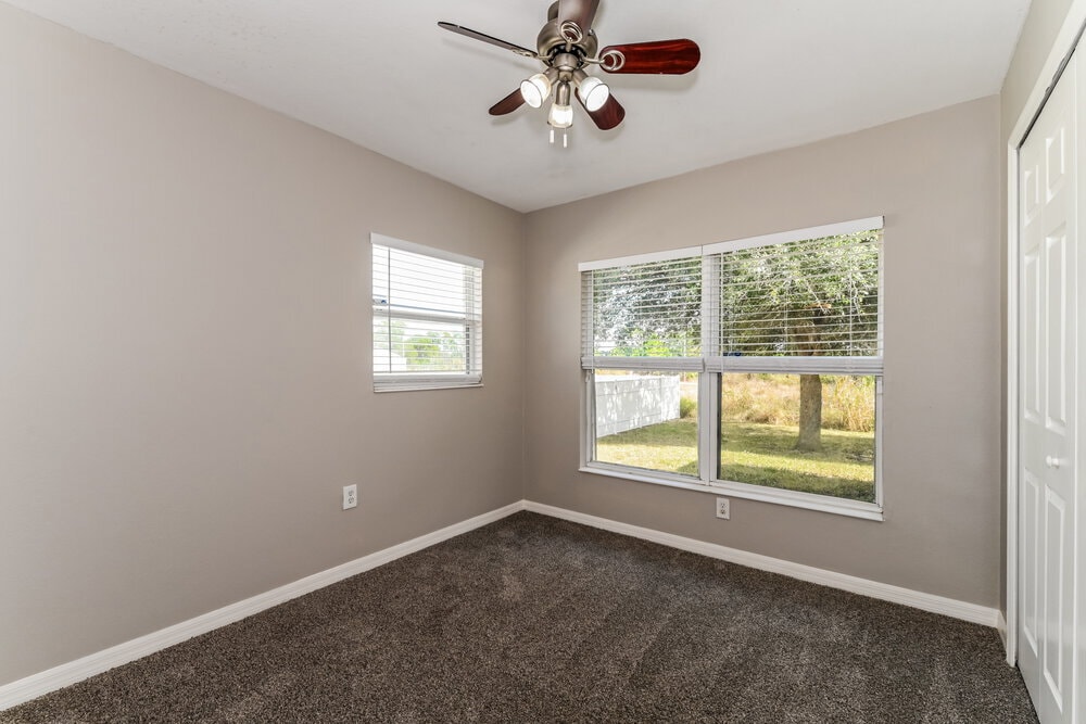 Building Photo - 917 Hillcrest Ave