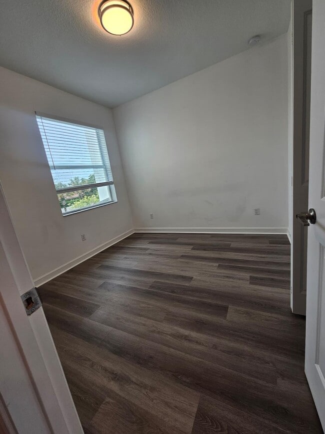 Building Photo - 4946 Navali Dr