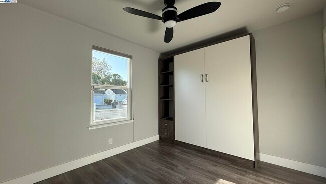 Building Photo - 338 Orchard Ave