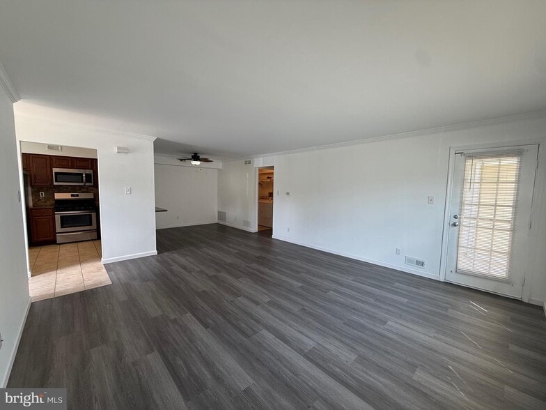 Building Photo - 1705A Heatherstone Ct