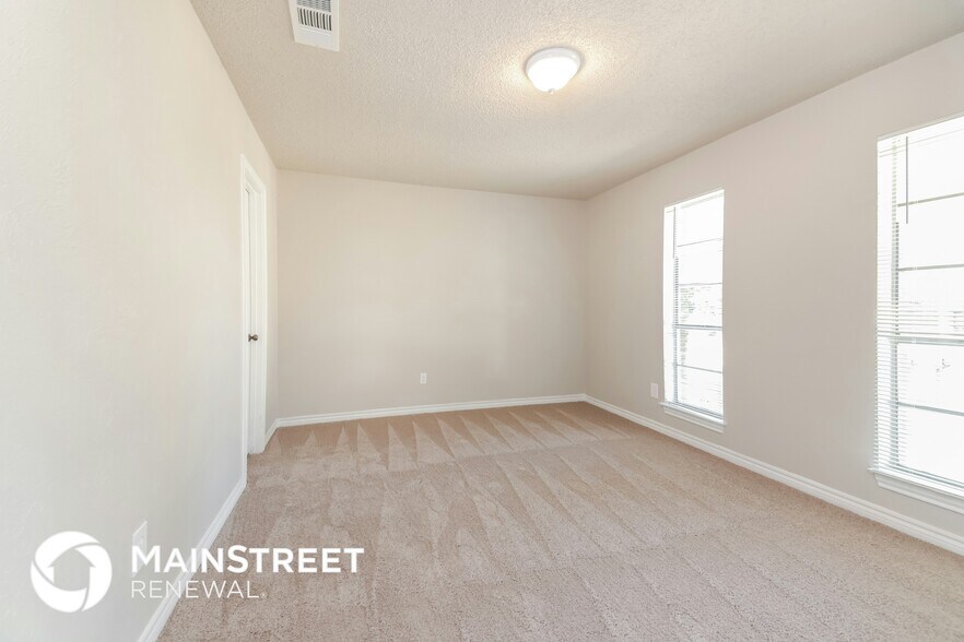 Building Photo - 3405 Valley View Ln