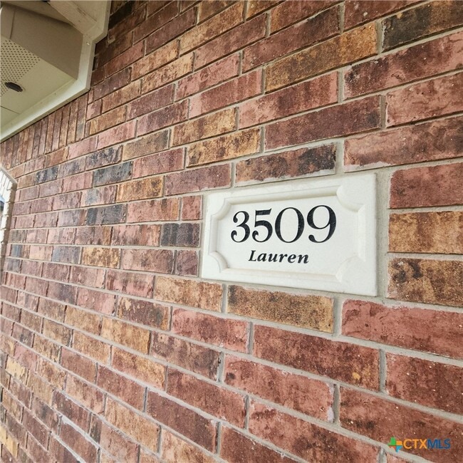 Building Photo - 3509 Lauren St