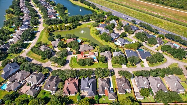Building Photo - 30 Crestview Trail