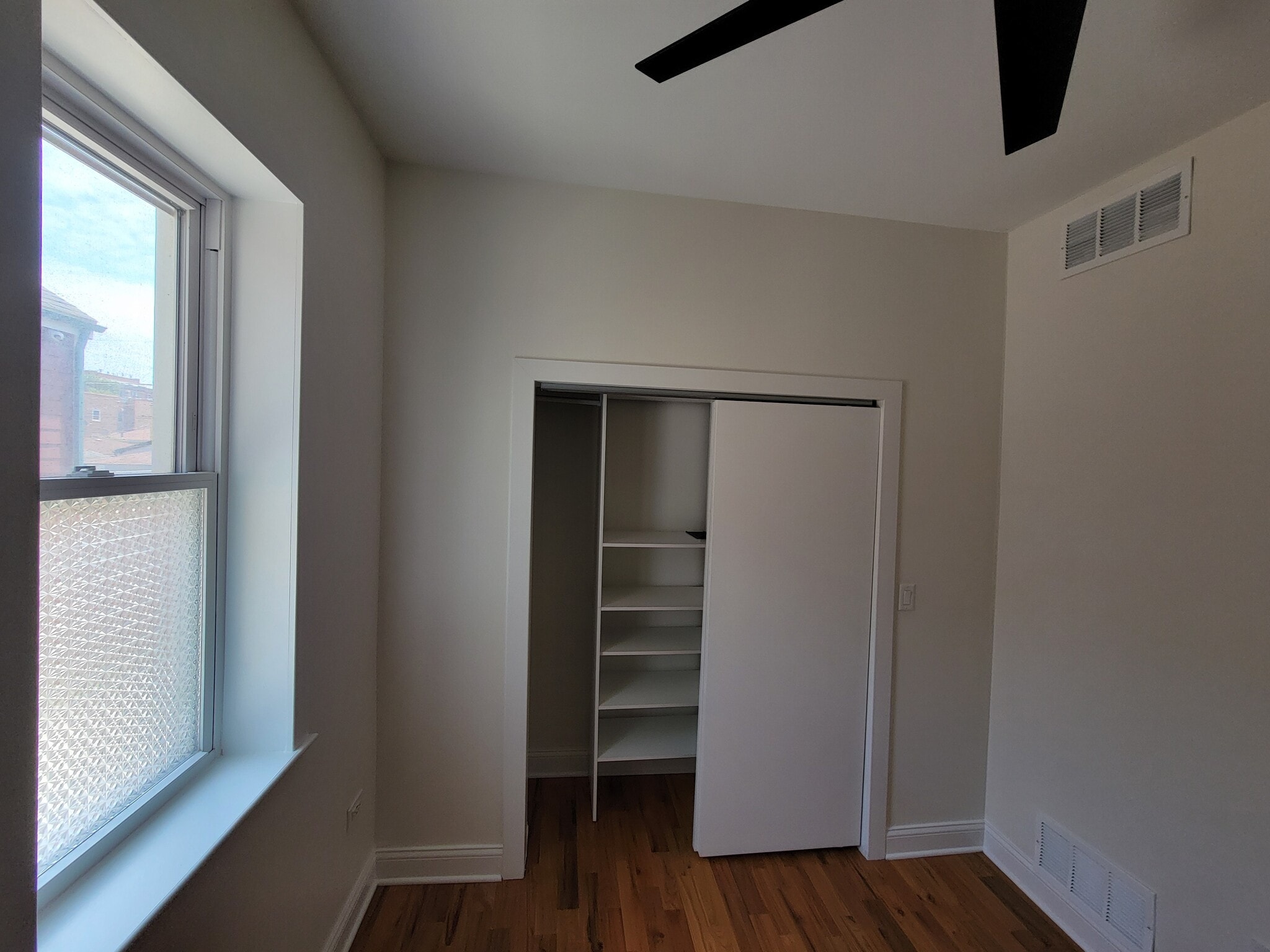 Building Photo - 3405 S Lituanica Ave