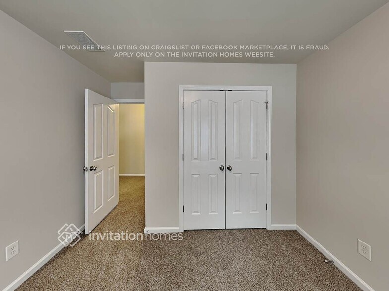 Building Photo - 15604 Carrington Ridge Dr