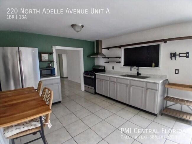 Building Photo - 220 N Adelle Ave