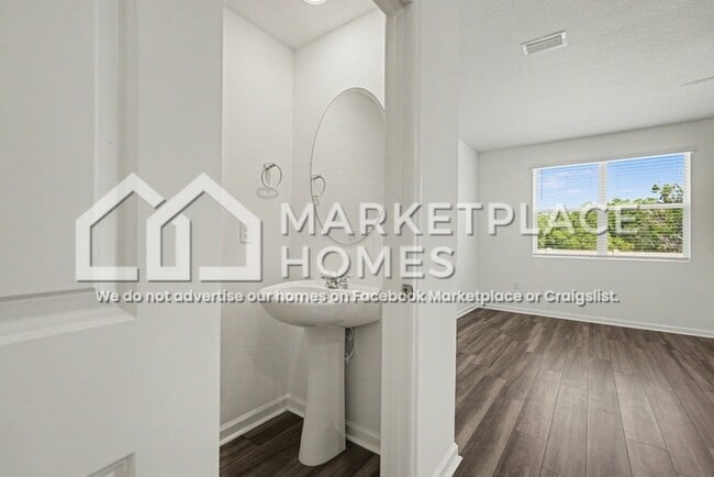 Building Photo - 12014 Sylvia St