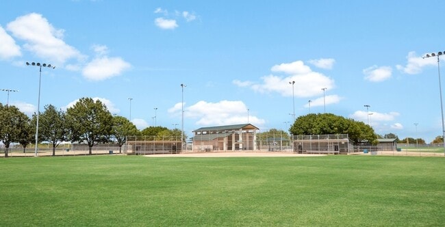 Building Photo - 12125 Steeplechase Dr