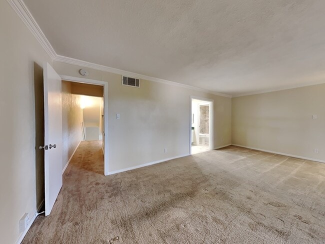 Building Photo - 2907 Shelby Ave