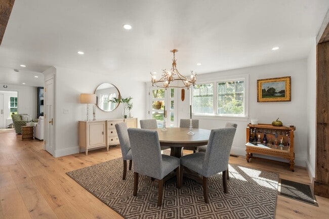 Building Photo - 335 Central Rd