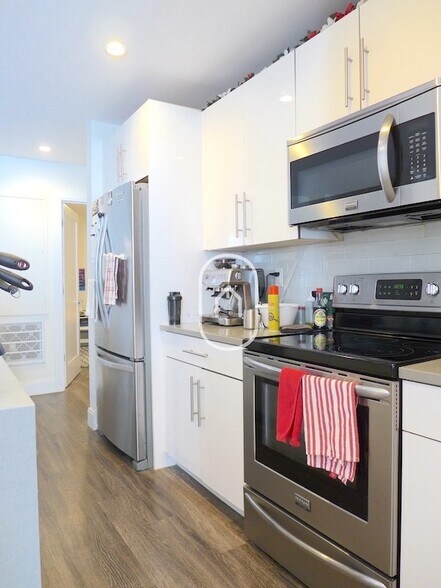 Building Photo - 22 Saint Cyprians Pl