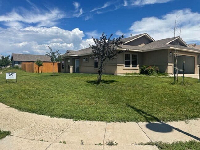 Building Photo - Corner Lot House in Bayfield 3bd/2ba