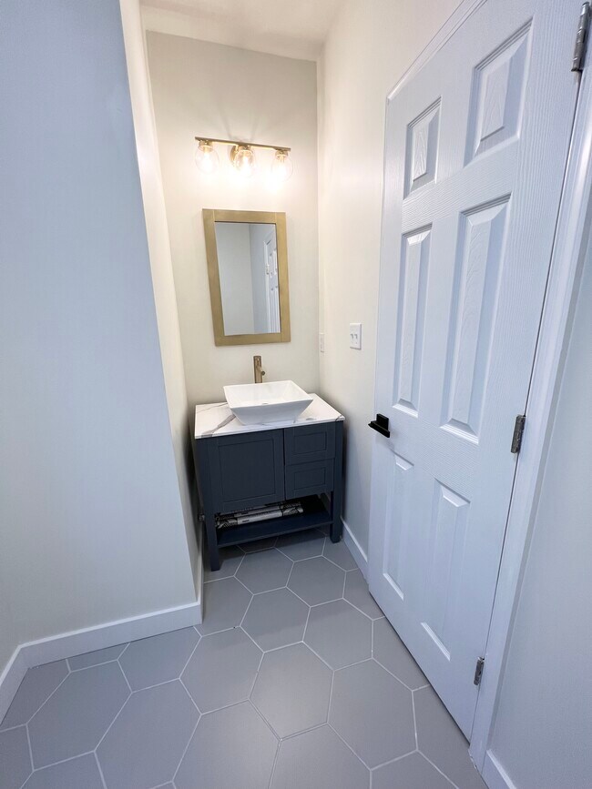 Building Photo - 1805 N 19th St