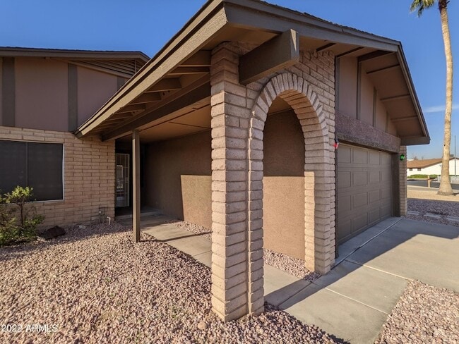 Building Photo - 10044 N 39th Ln