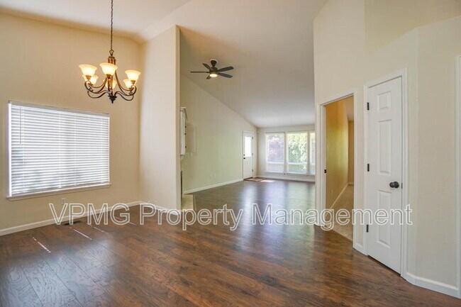 Building Photo - 2115 NW 143rd Cir