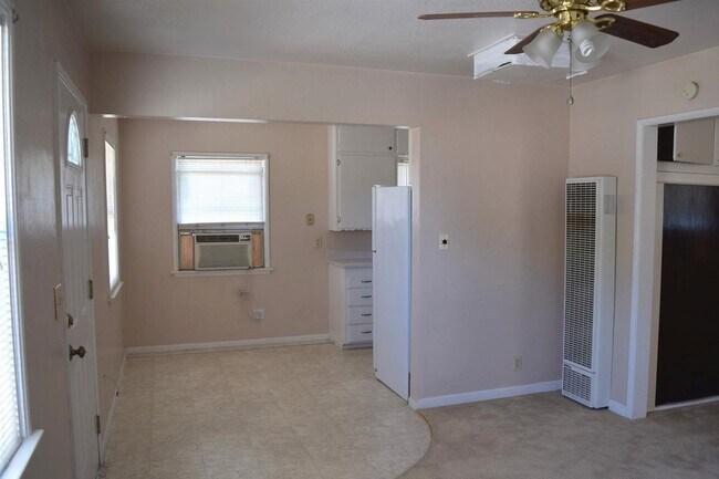 Building Photo - 6318 Almond Dr