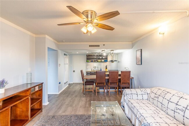 Building Photo - 701 S Madison Ave