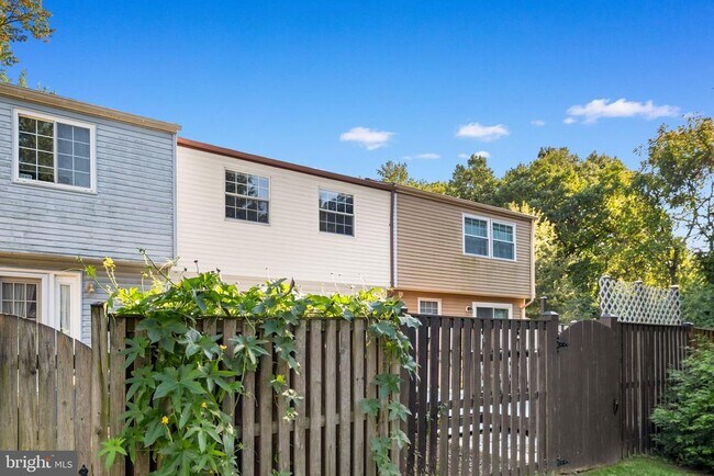 Building Photo - 7807 Breezy Down Terrace