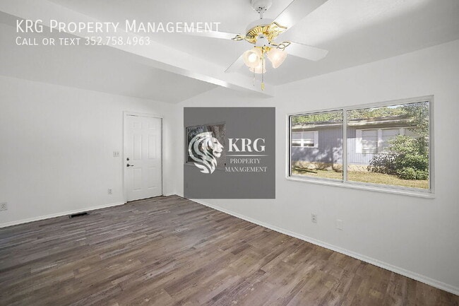 Building Photo - 1001 Nell Way