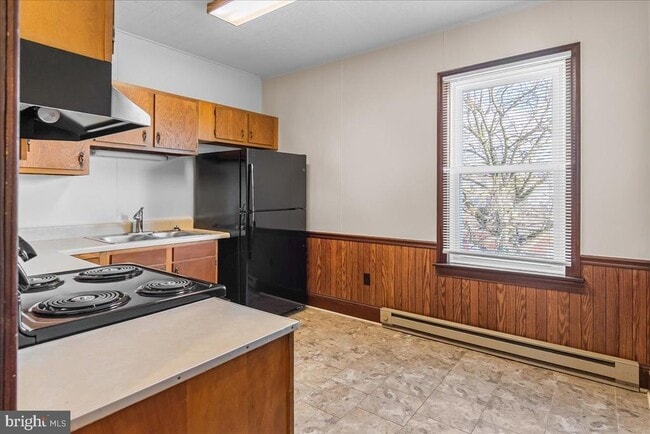 Building Photo - 250 N Mulberry St