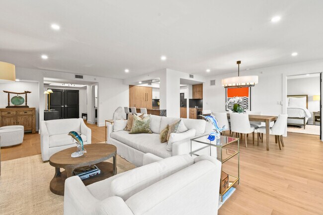 Building Photo - 2660 S Ocean Blvd