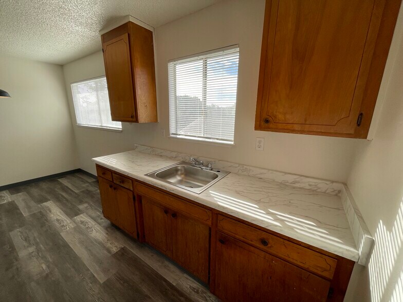 Building Photo - 495 Mill St