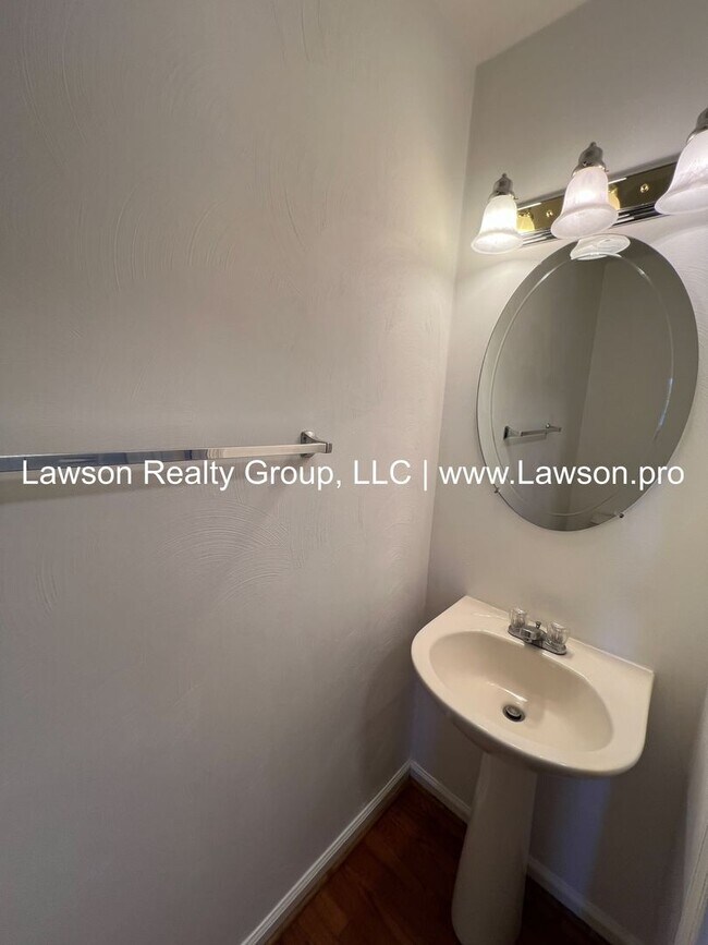 Building Photo - Beautiful Four Bedroom Home in "The Groves...